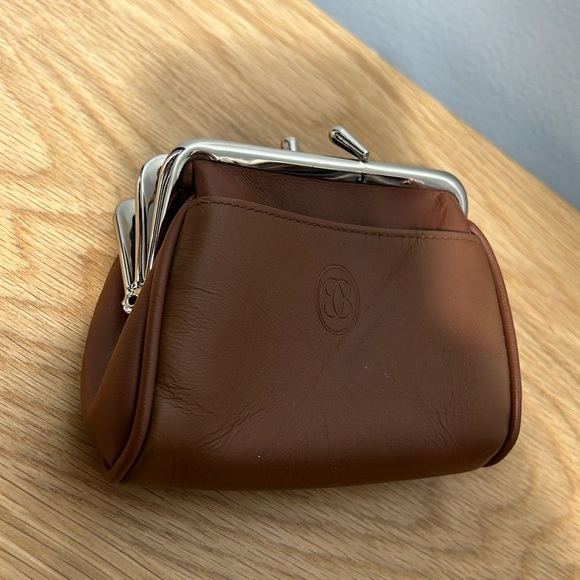 Ladies Buxton Double Pocket Genuine Leather Coin Purse, Tan- gently used - Picture 5 of 11